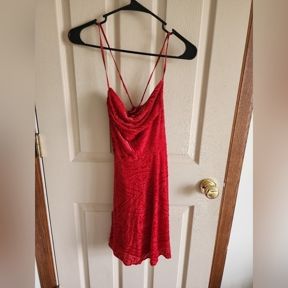 Urban Outfitters Red Velvet Mini dress size Xs - Picture 1 of 3